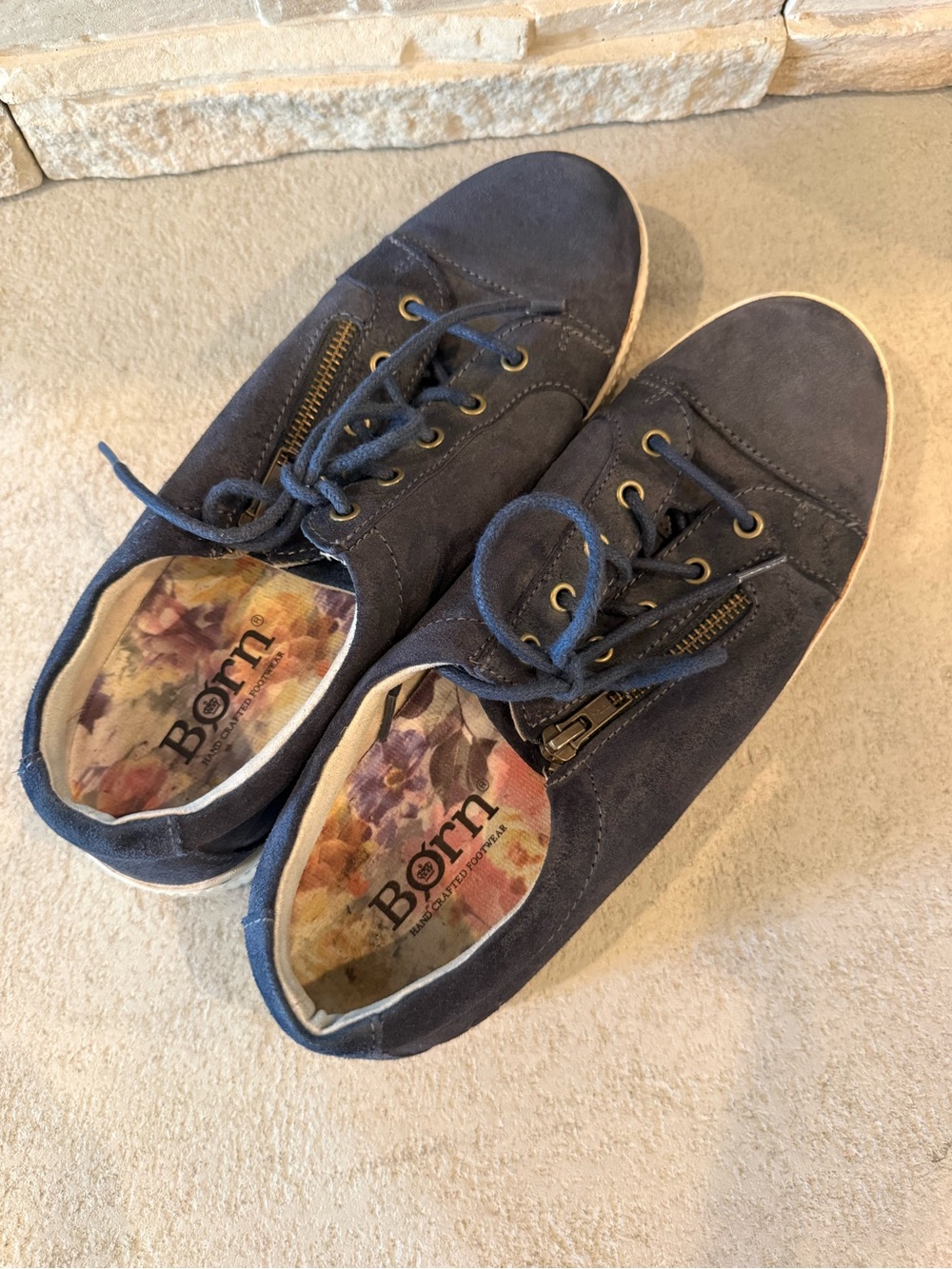 Born Women’s 10 M Tamara Distressed Blue Suede Lace Up Zip Sneaker Shoes D88036